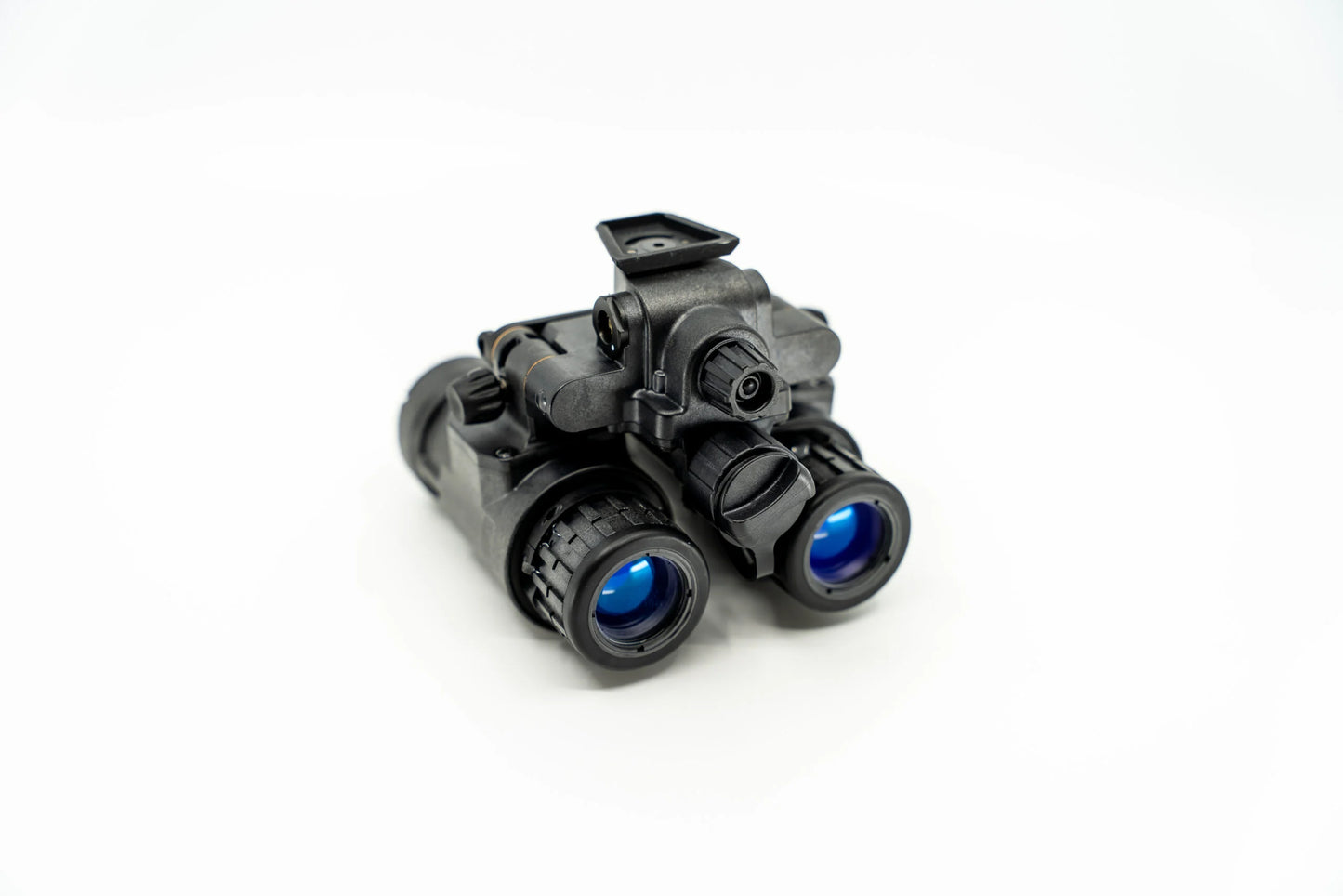 L3HARRIS BNVD (AN/PVS-31A) 2376+ FOM White Phosphor Night Vision Goggles – Complete Package